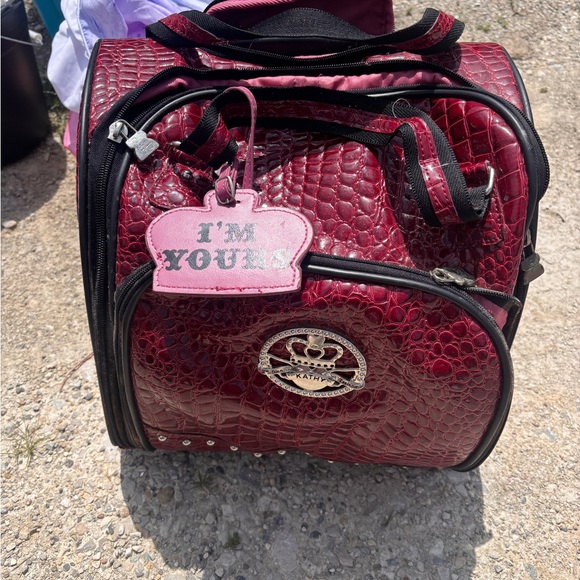 Kathy Van Zeeland Red Travel Bag with Quilted Design - Picture 1 of 2